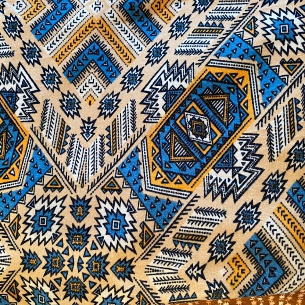 0484 LuLaRoe Size T & C Leggings Blue and Yellow Zigzag Print New - Picture 3 of 5